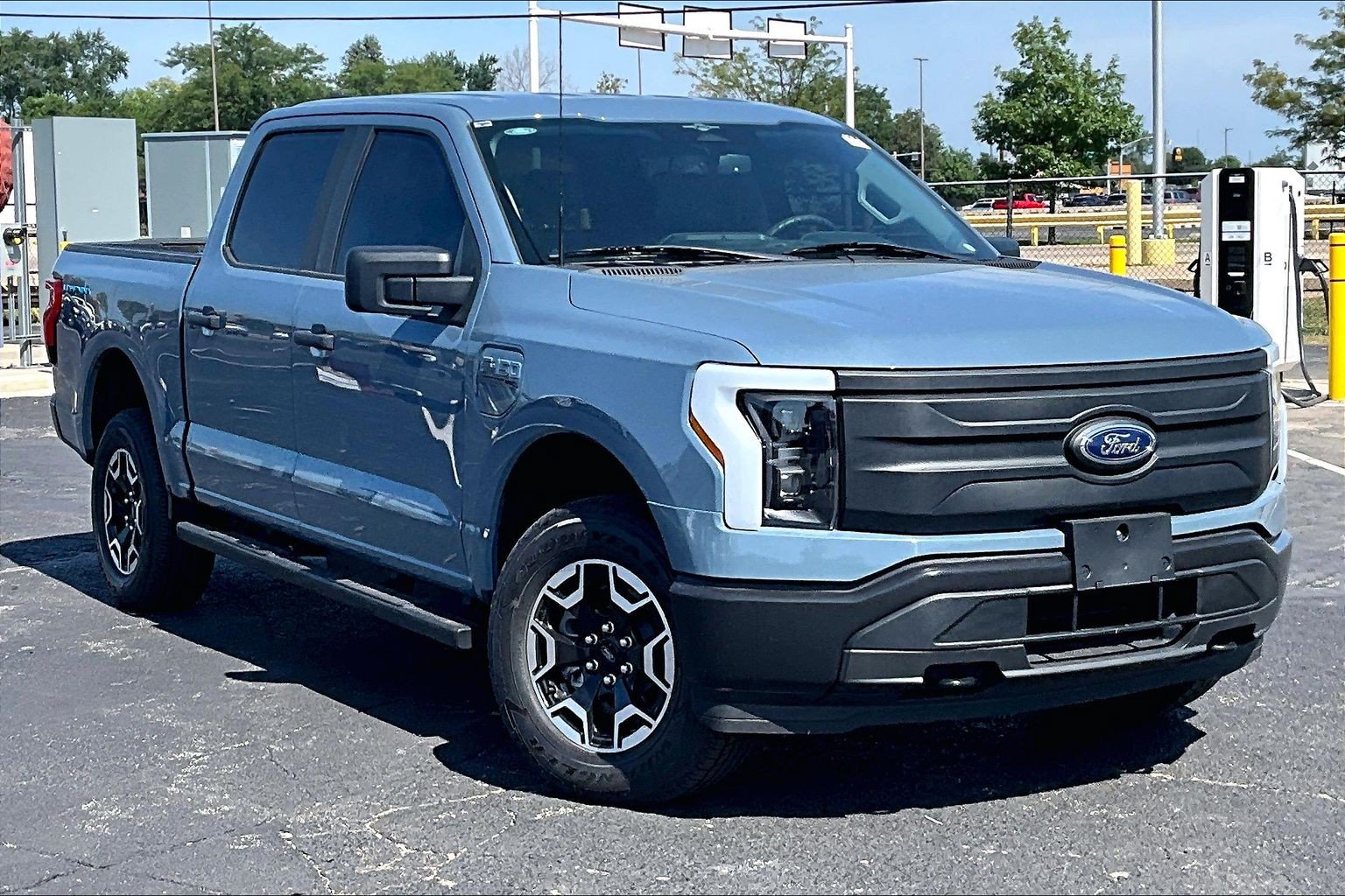 Used 2023 Ford F150 Lightning Pro AWD/4WD image 35