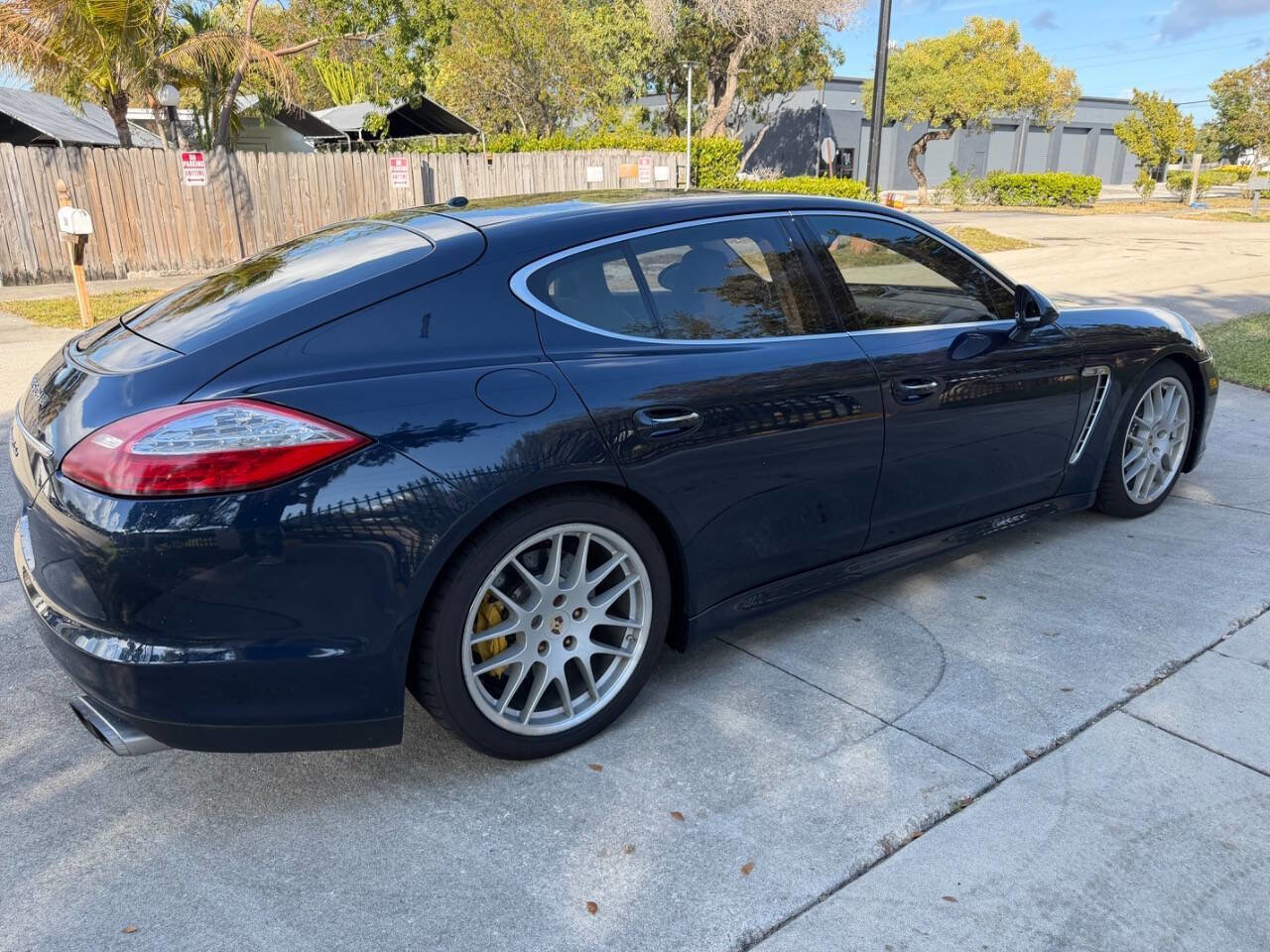 Used 2010 Porsche Panamera Turbo image 9