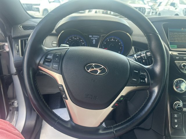 Used 2013 Hyundai Genesis 3.8 RWD image 15