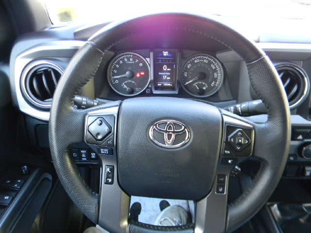 Certified 2023 Toyota Tacoma TRD Off-Road AWD/4WD image 13