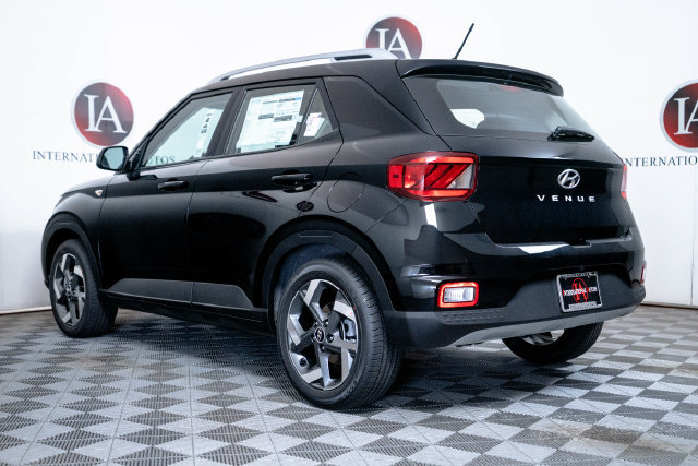 New 2026 Hyundai Venue SEL FWD image 8