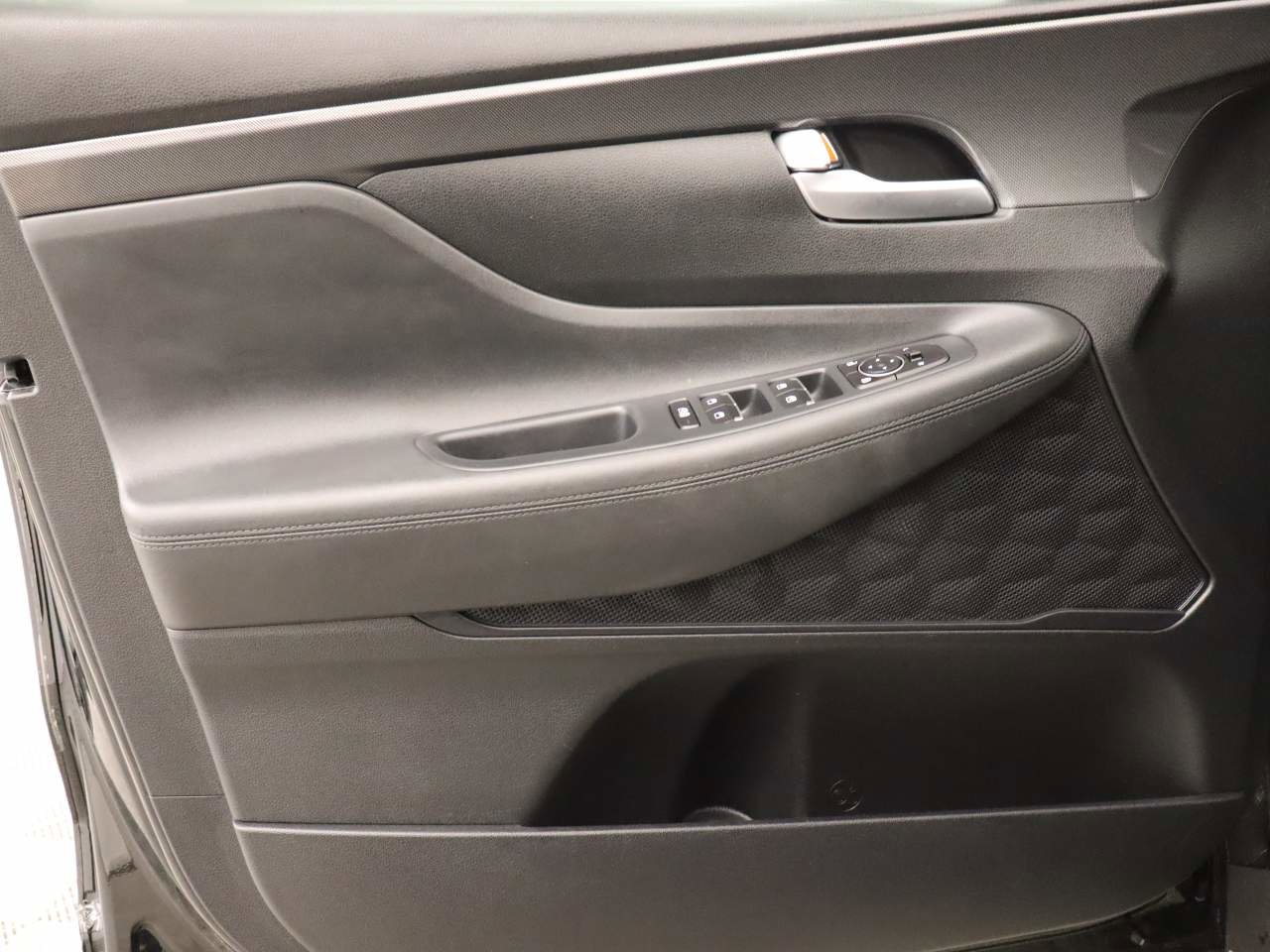 Used 2023 Hyundai Santa Fe SEL w/ Cargo Package image 18