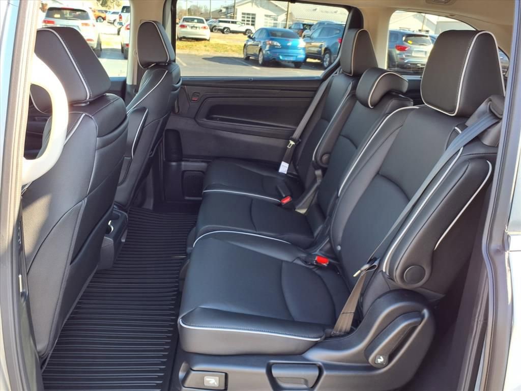New 2026 Honda Odyssey Touring image 11