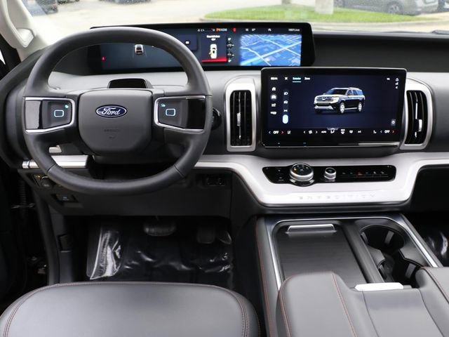 Used 2025 Ford Expedition Active AWD/4WD image 18