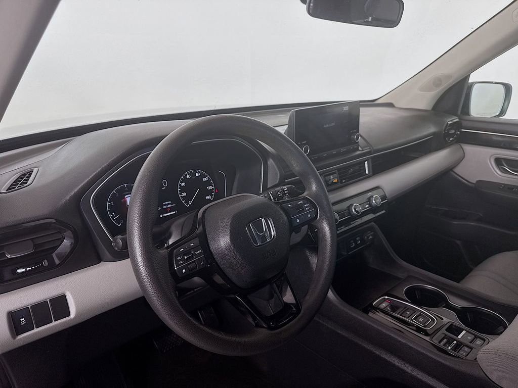 Used 2023 Honda Pilot LX image 9