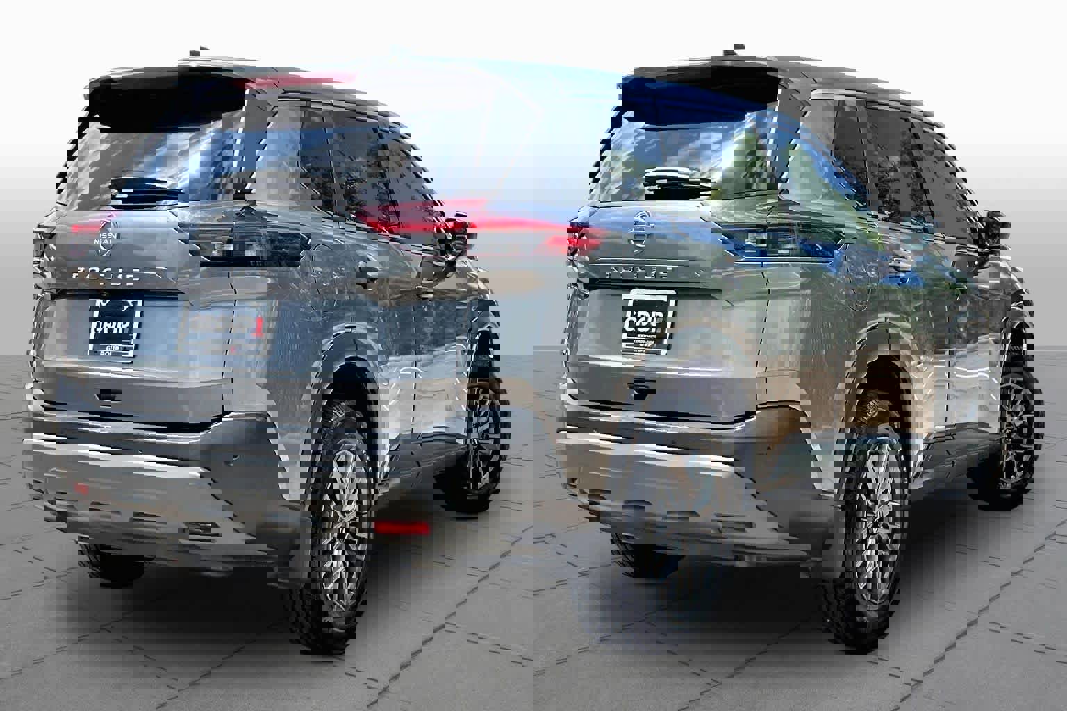 Used 2022 Nissan Rogue S image 12