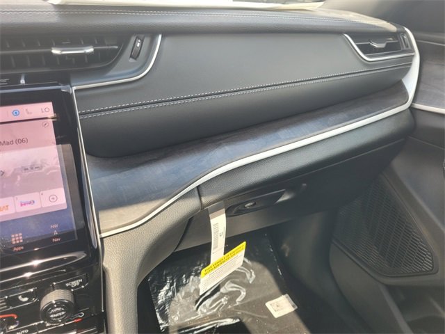 New 2025 Jeep Grand Cherokee Limited image 27