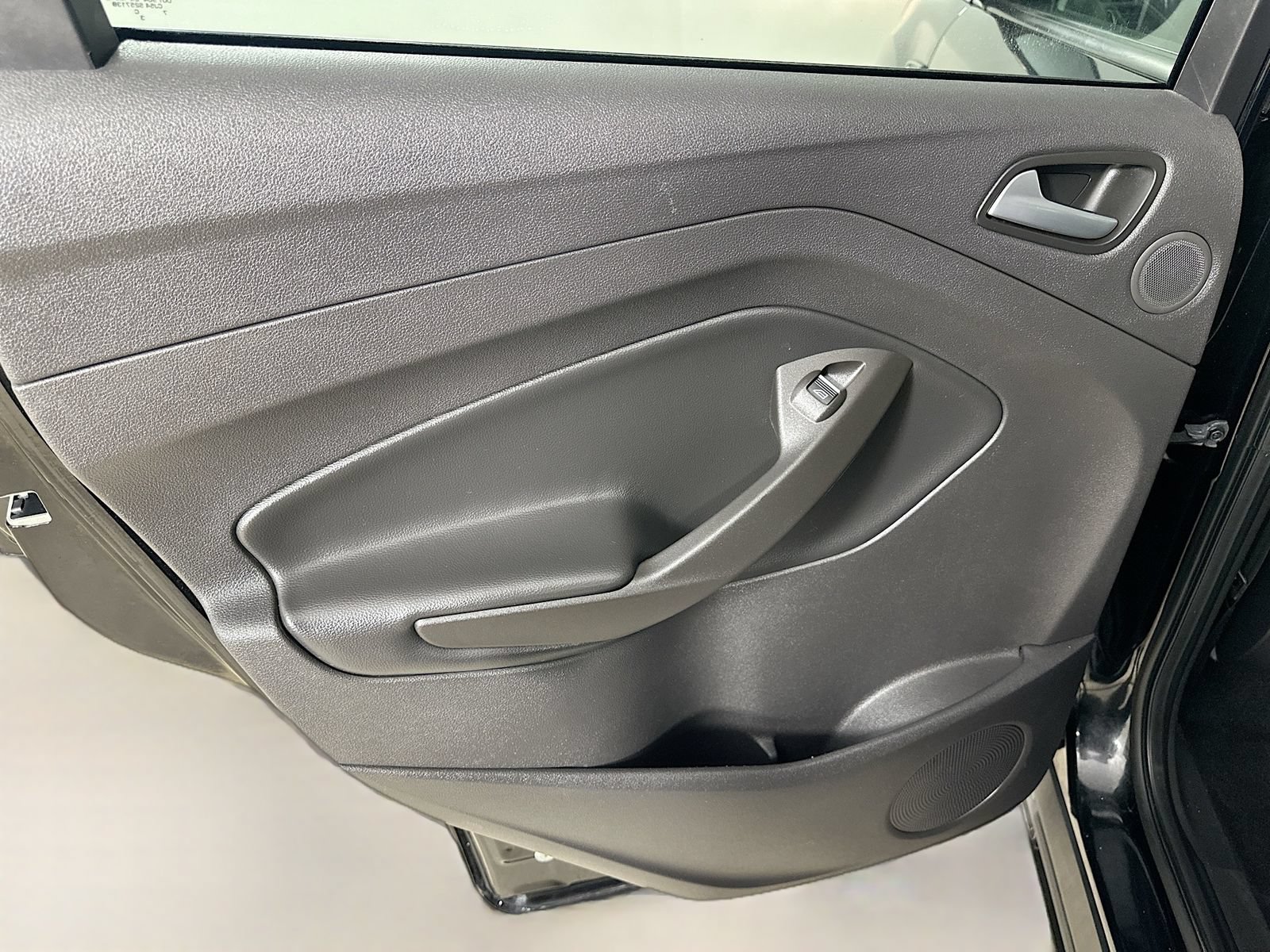Used 2017 Ford Escape Titanium AWD/4WD image 36