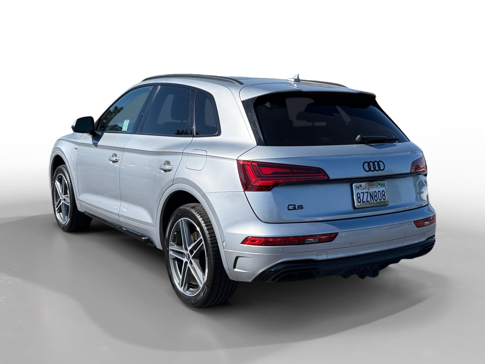 Used 2022 Audi Q5 e Prestige w/ Prestige Package AWD/4WD image 3