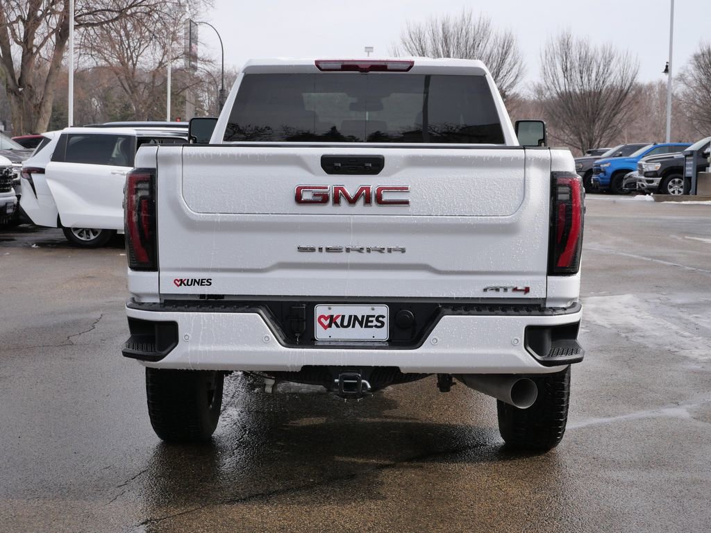 Used 2025 GMC Sierra 2500 AT4 image 8