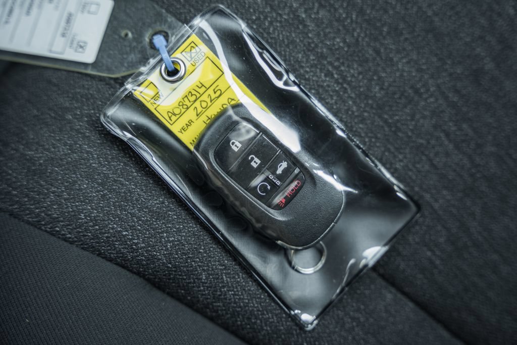 Used 2025 Honda Accord SE image 38
