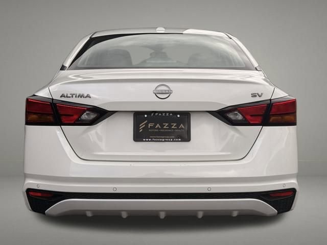 Used 2024 Nissan Altima 2.5 SV image 4