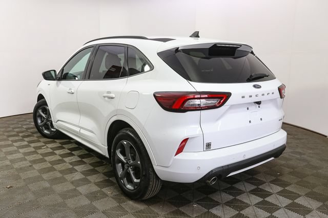 Used 2023 Ford Escape ST-Line w/ Tech Pack #1 AWD/4WD image 8