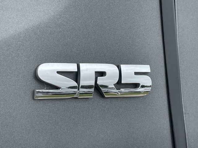 Used 2018 Toyota Tacoma SR5 RWD image 27