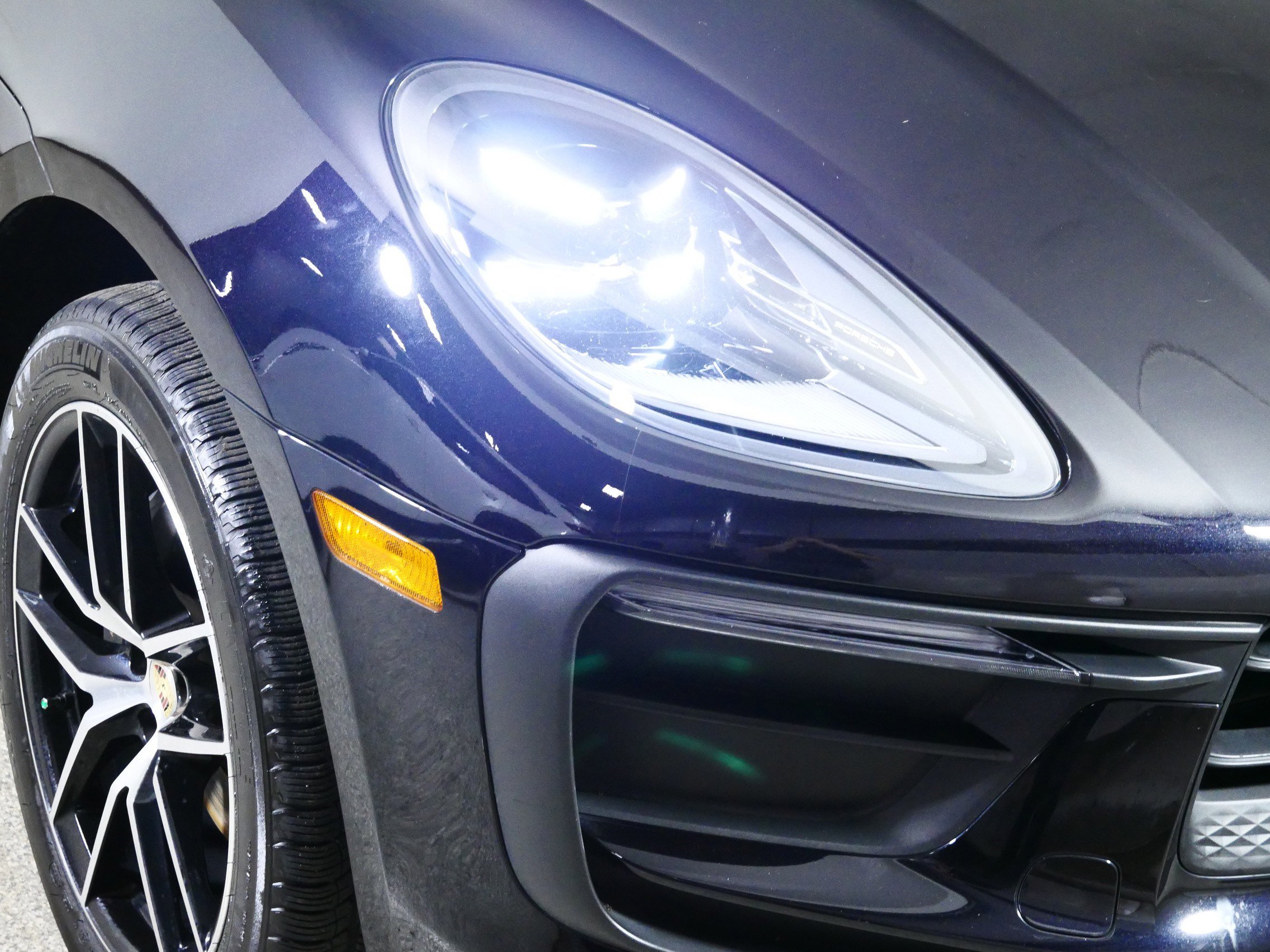Used 2023 Porsche Macan Turbo image 16