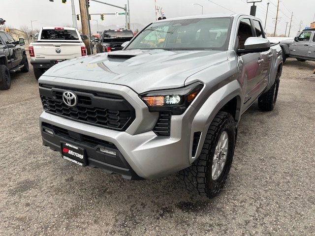Used 2025 Toyota Tacoma TRD Sport image 4