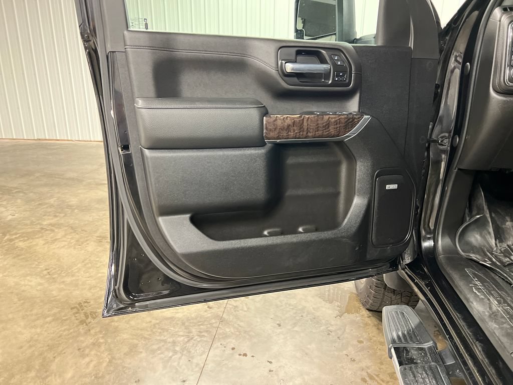 Certified 2022 GMC Sierra 2500 Denali w/ Denali Ultimate Package AWD/4WD image 16