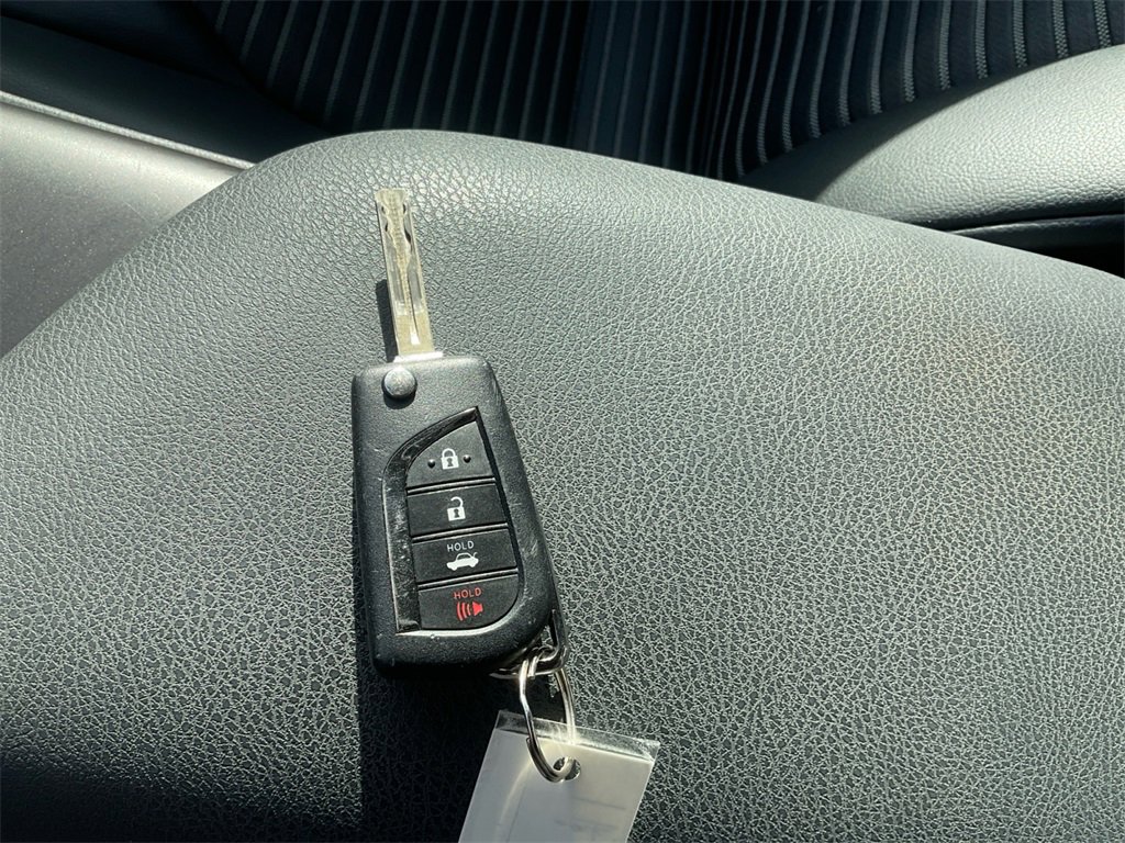 Used 2024 Toyota Camry SE image 39