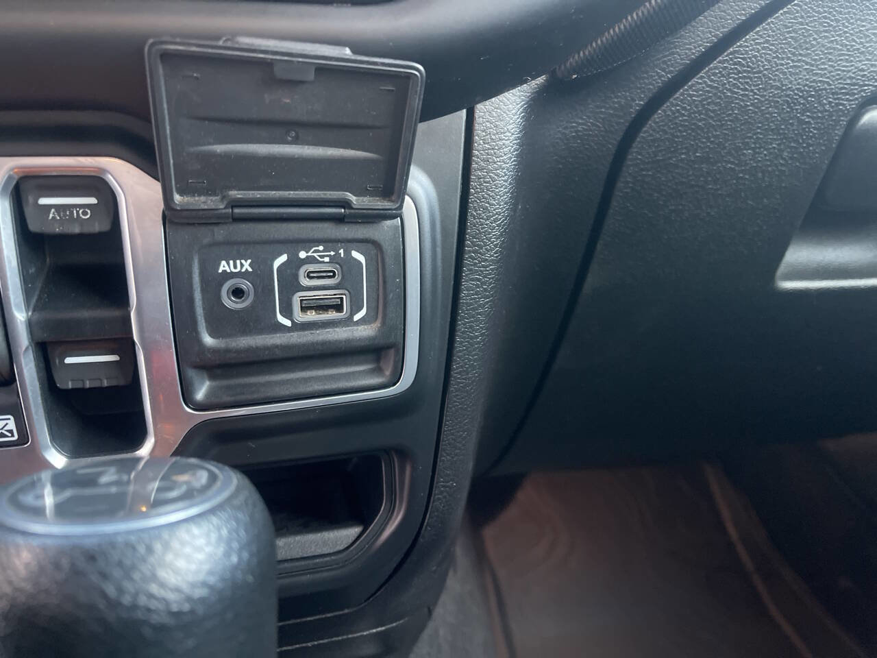 Used 2018 Jeep Wrangler Unlimited Sport S image 15