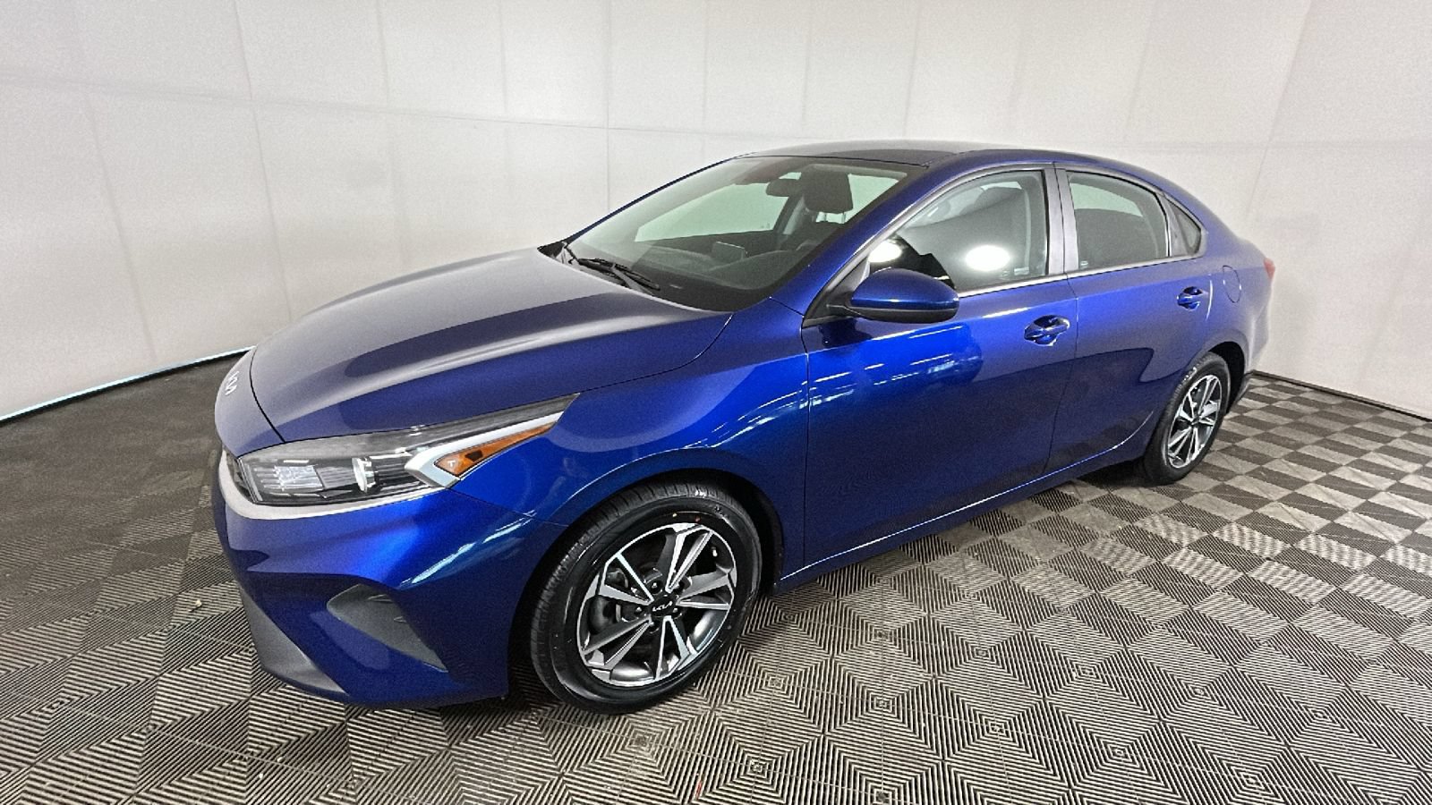 Used 2022 Kia Forte LXS FWD image 7