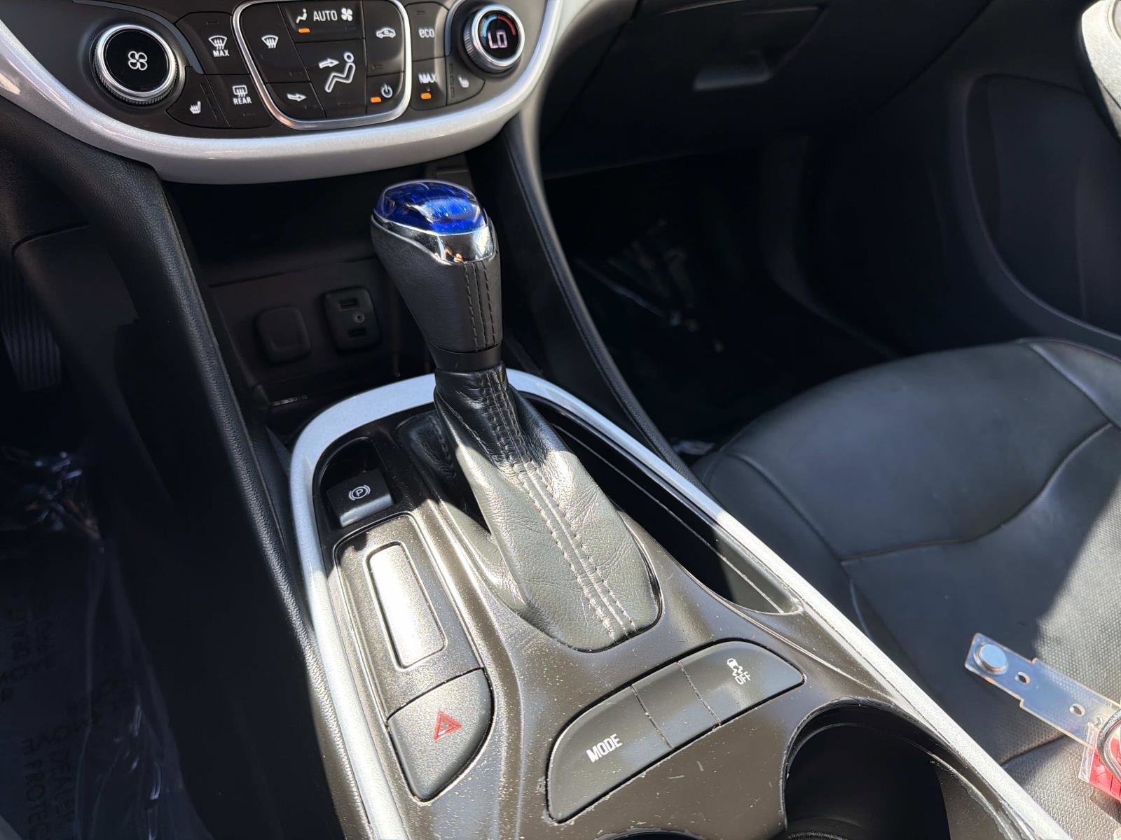 Used 2017 Chevrolet Volt LT w/ Comfort Package image 25