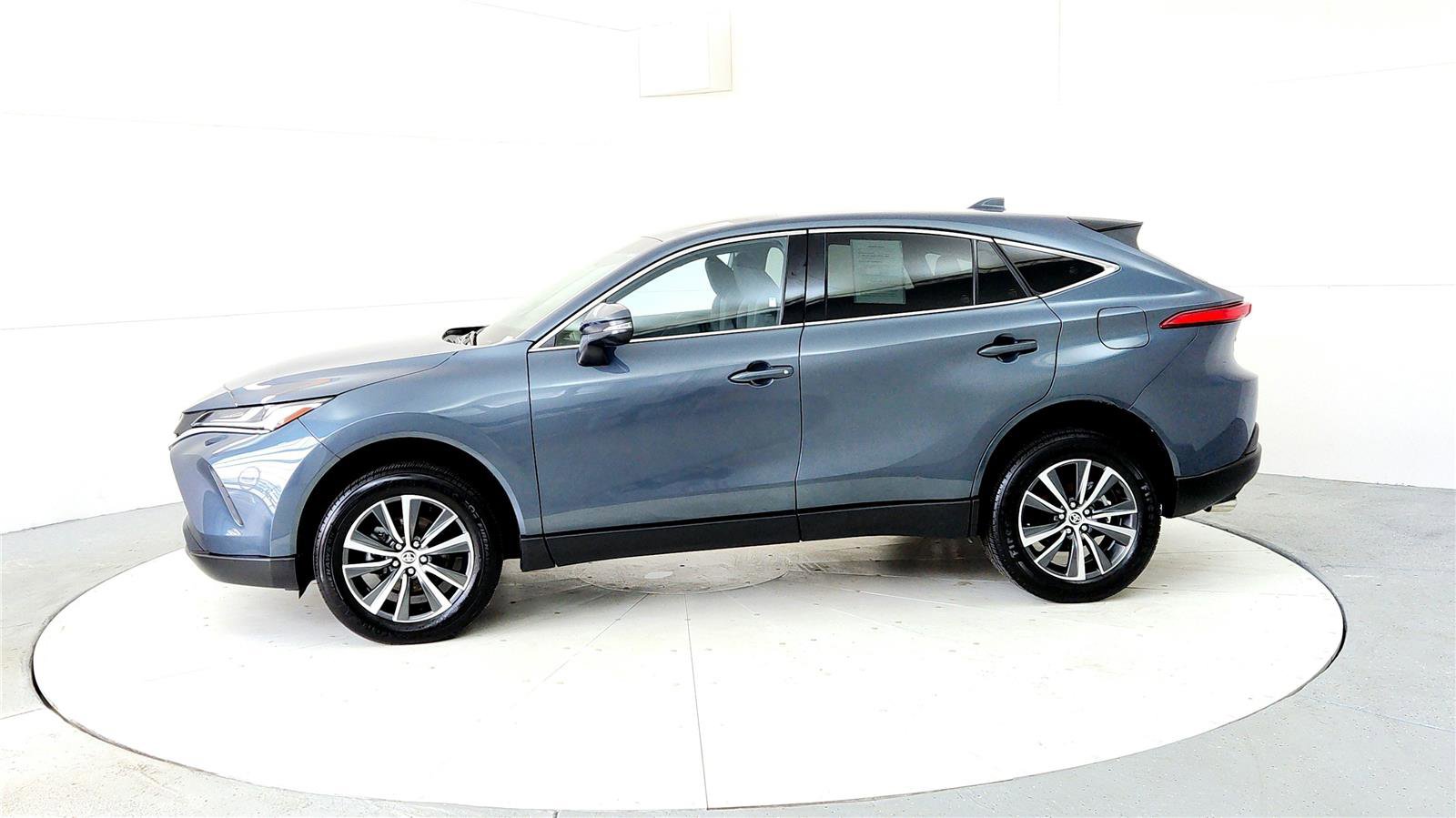 Certified 2024 Toyota Venza LE image 3