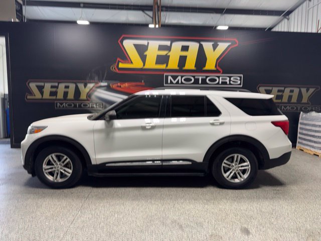 Used 2021 Ford Explorer XLT w/ Class III Trailer Tow Package AWD/4WD image 2
