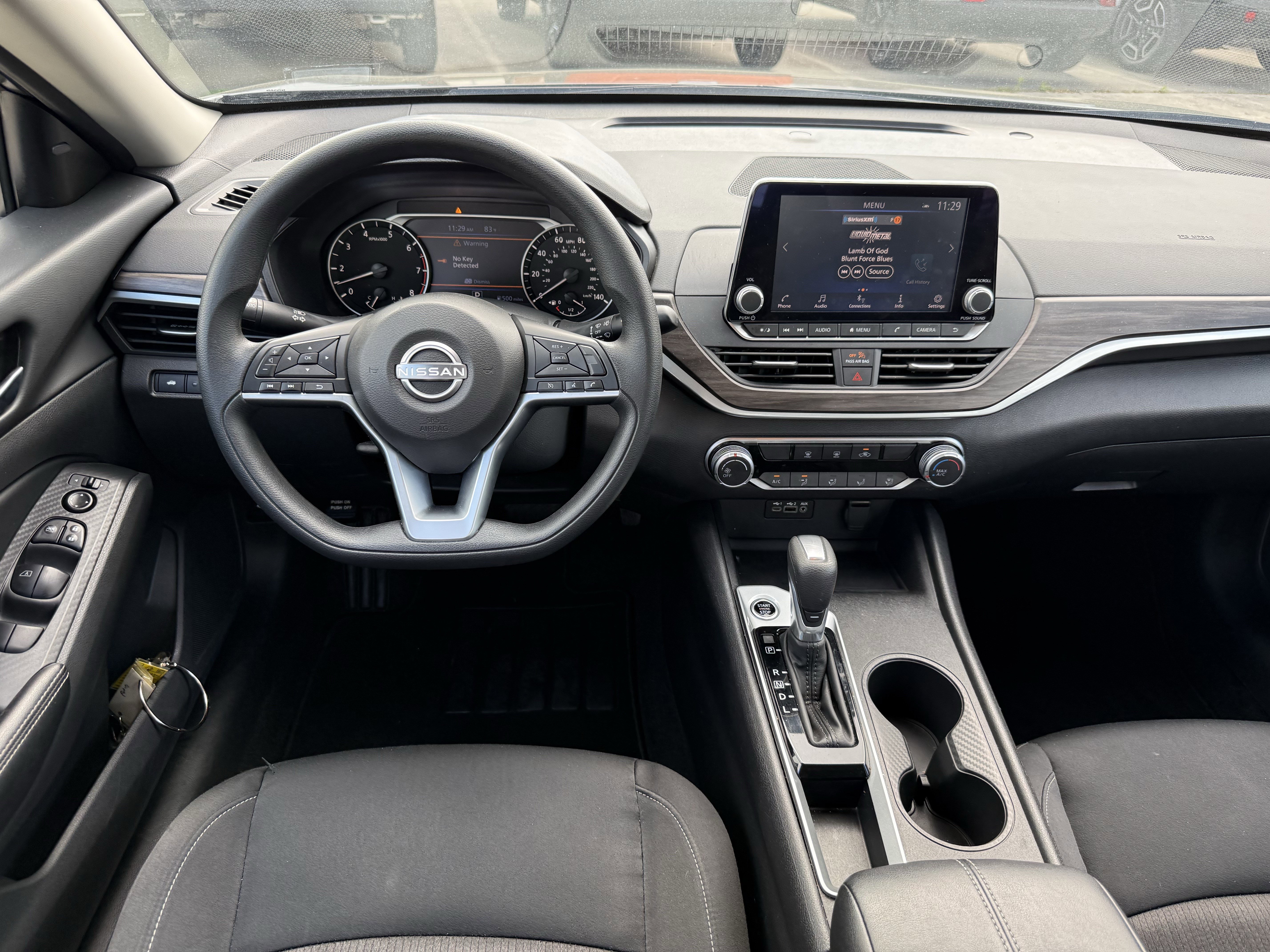 Used 2025 Nissan Altima 2.5 SV FWD image 15