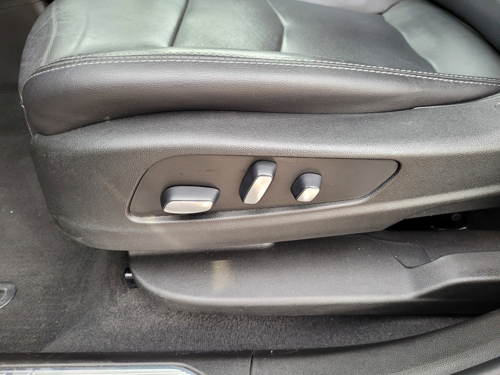 Used 2021 Cadillac XT5 Premium Luxury image 11