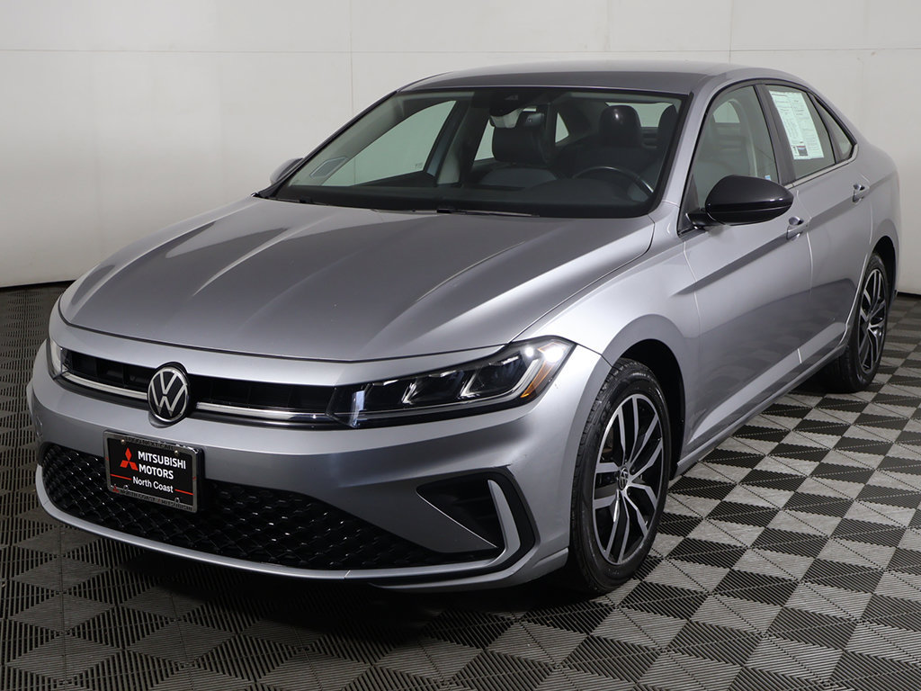 Used 2025 Volkswagen Jetta SE FWD image 7