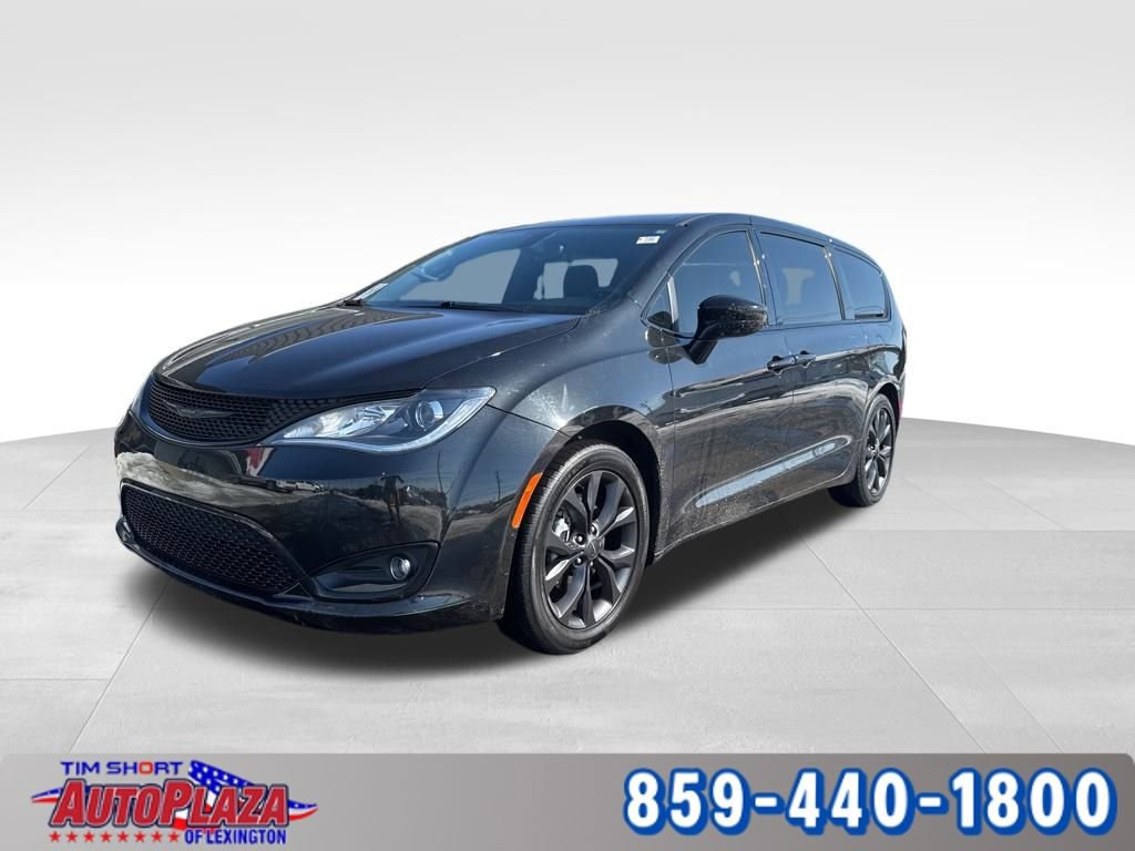 Used 2020 Chrysler Pacifica Touring w/ S Appearance Package image 1