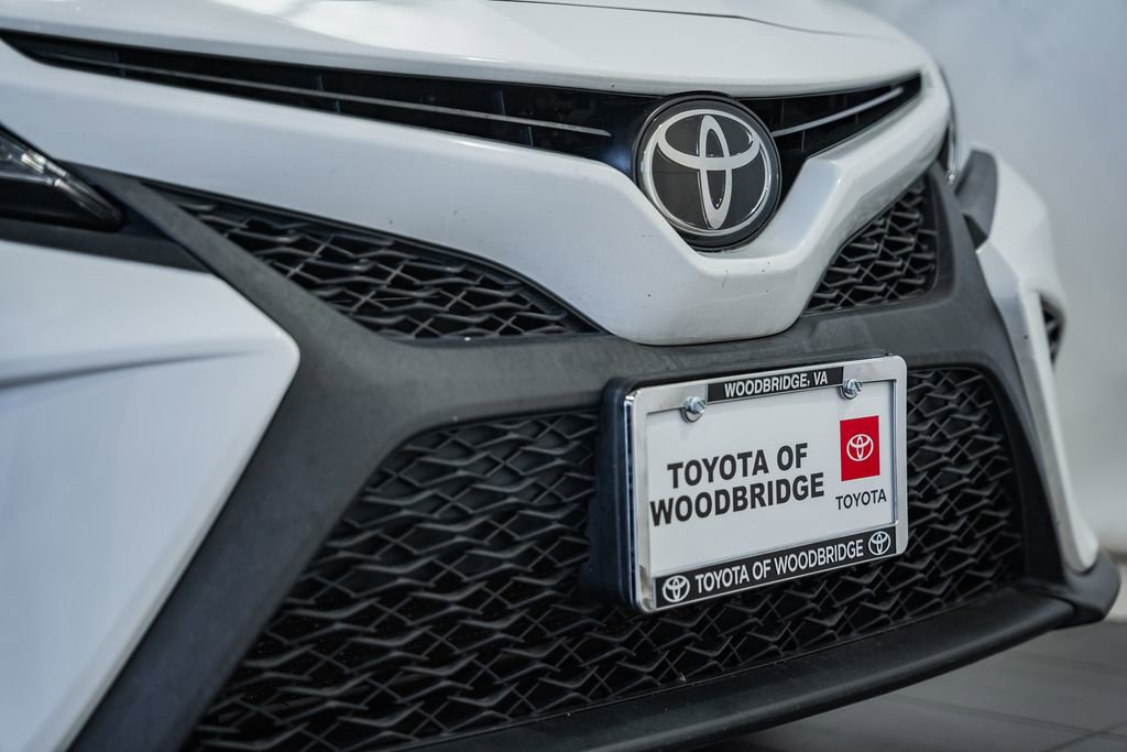 Used 2018 Toyota Camry SE w/ Moonroof Package image 10