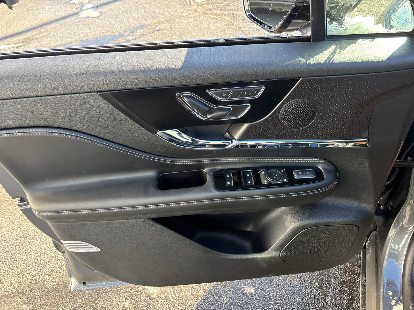 New 2026 Lincoln Corsair Premiere image 11