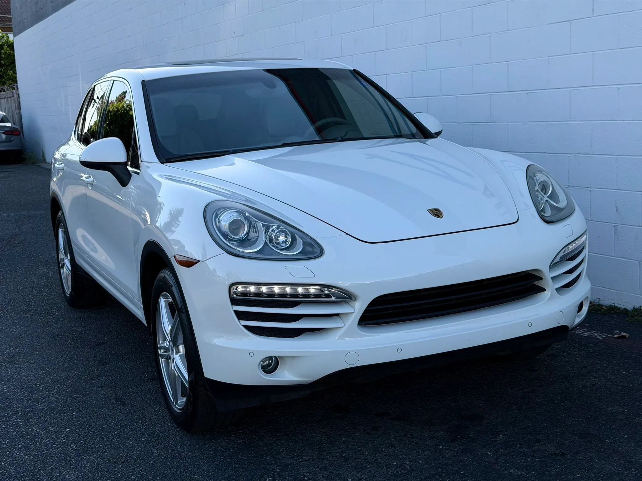 Used 2012 Porsche Cayenne AWD/4WD image 7