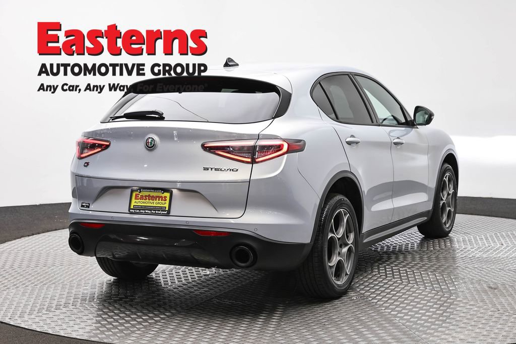 Used 2024 Alfa Romeo Stelvio Sprint AWD/4WD image 5