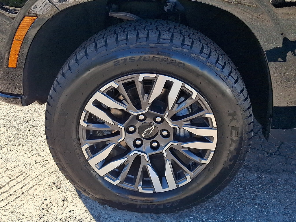 Used 2025 Chevrolet Tahoe Z71 AWD/4WD image 29