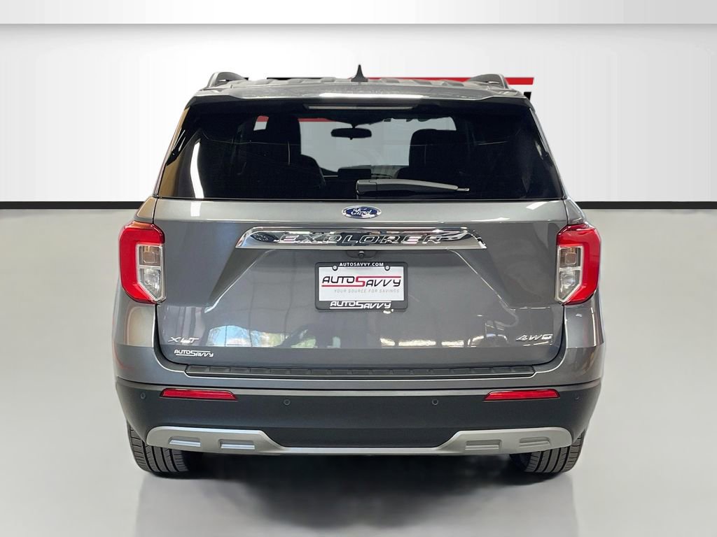 Used 2024 Ford Explorer XLT w/ Equipment Group 202A AWD/4WD image 6