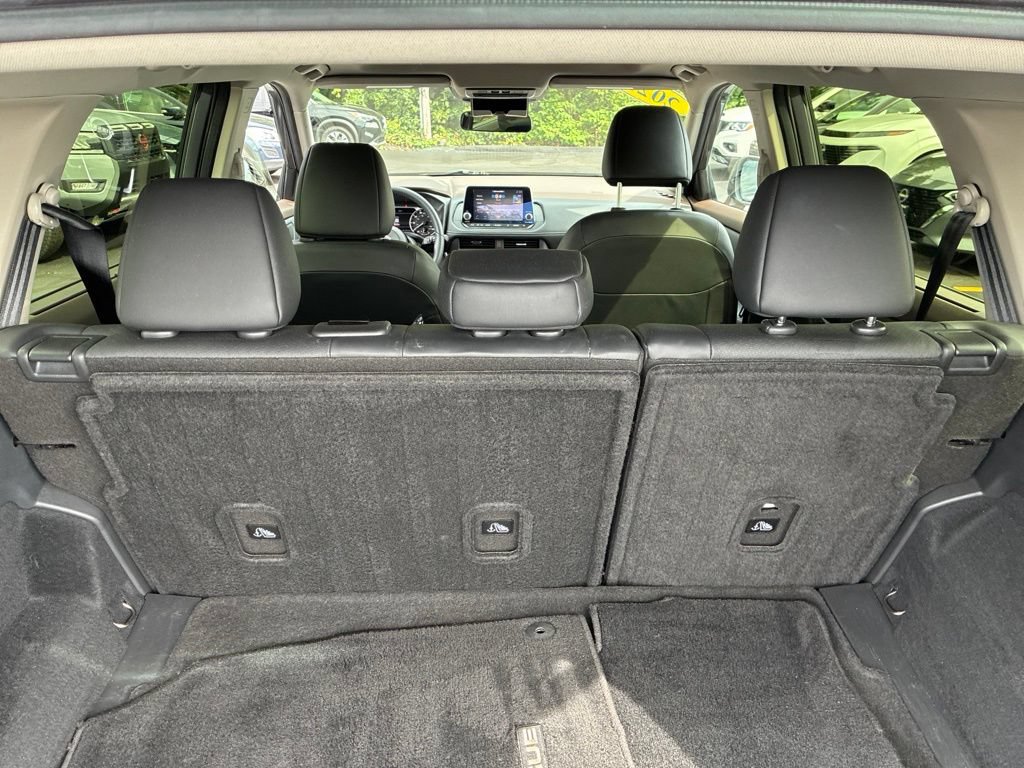 Certified 2023 Nissan Rogue SV w/ SV Premium B Package AWD/4WD image 15