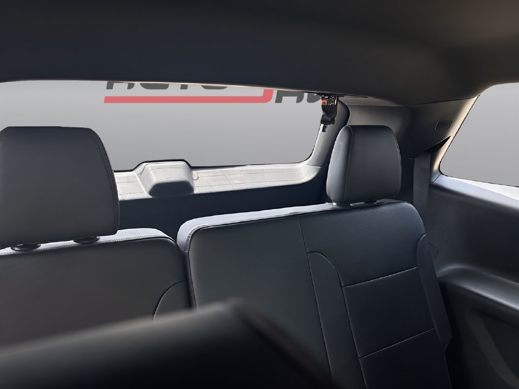 Used 2023 Chevrolet Traverse High Country w/ LPO, Floor Liner Package FWD image 29