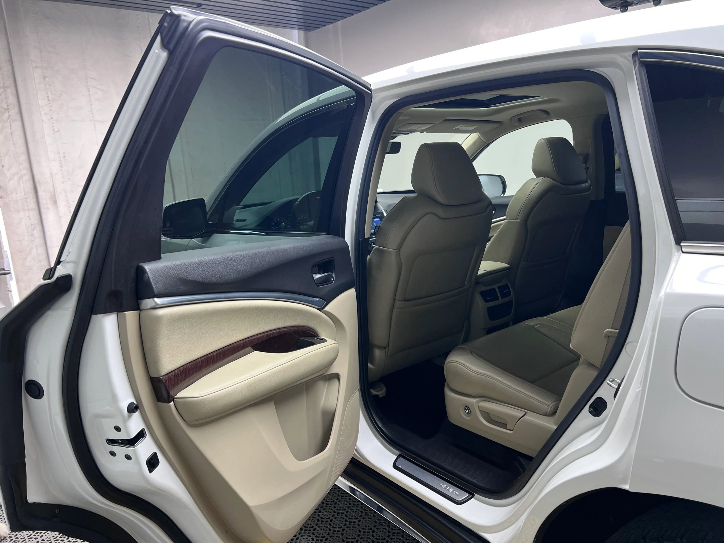 Used 2020 Acura MDX FWD image 13