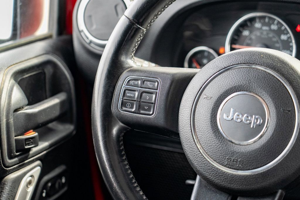 Used 2014 Jeep Wrangler Unlimited Rubicon w/ Dual Top Group image 20