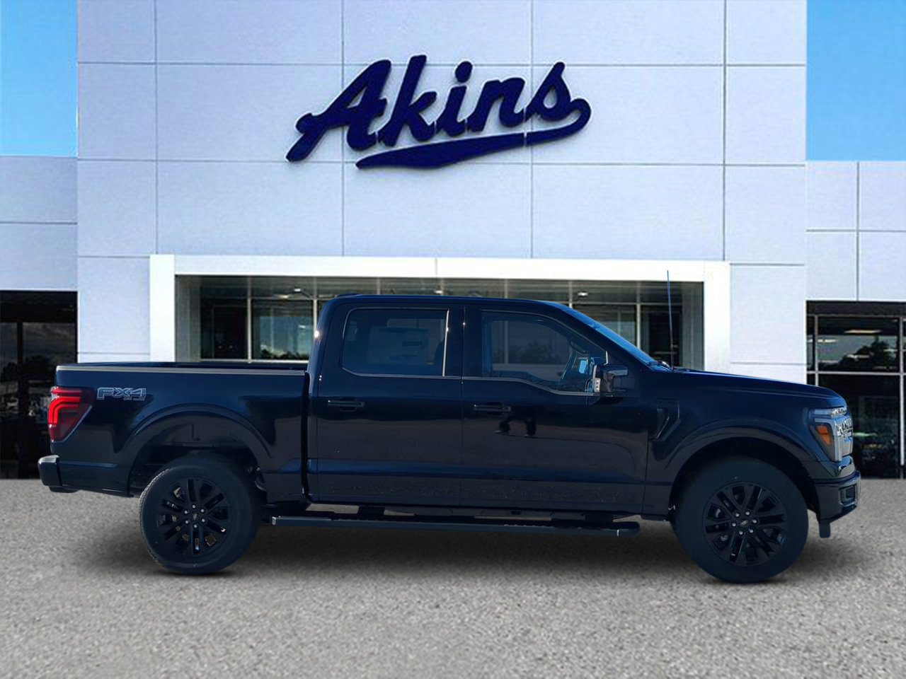 New 2025 Ford F150 Lariat w/ Equipment Group 501A Mid