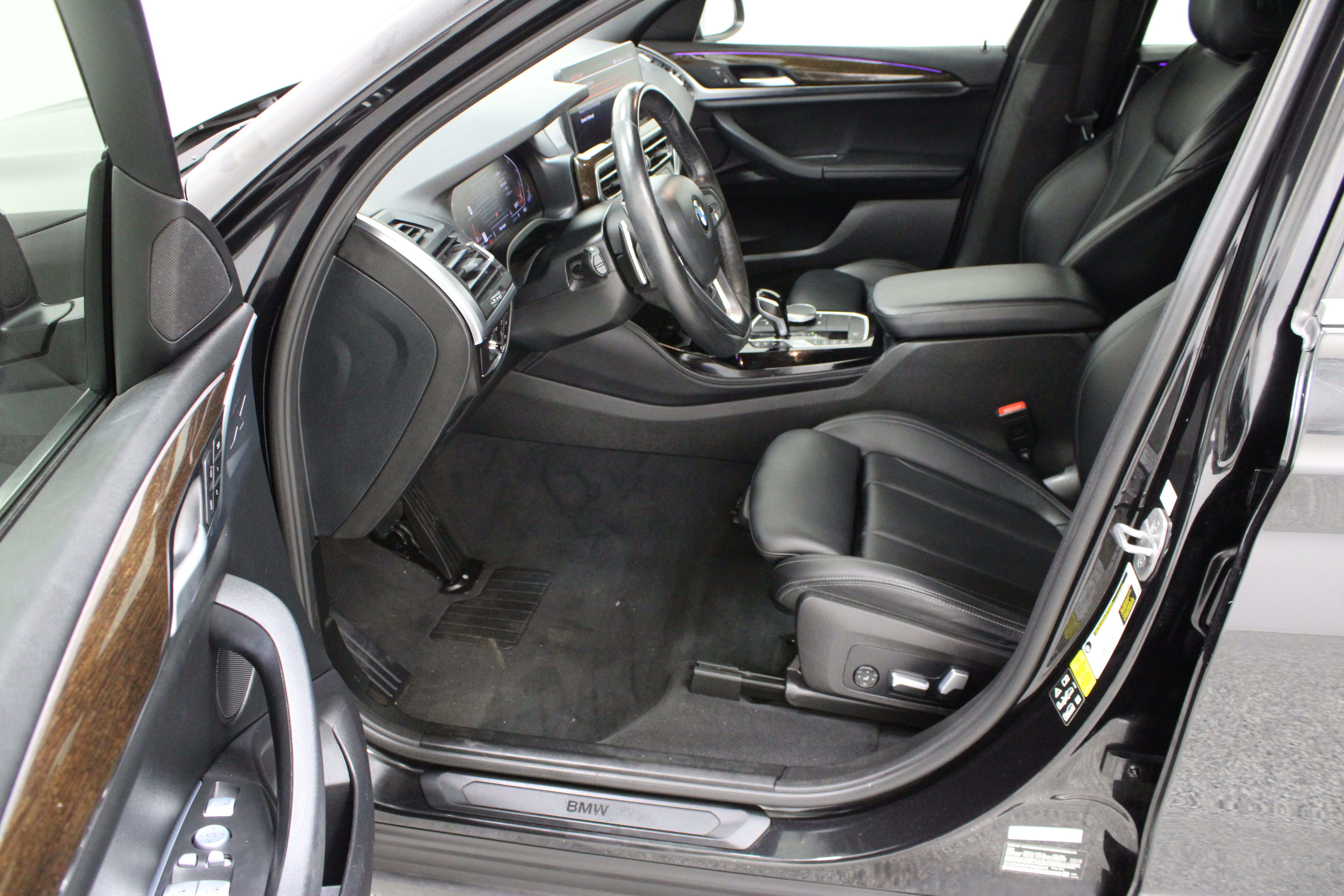 Used 2023 BMW X4 xDrive30i AWD/4WD image 14