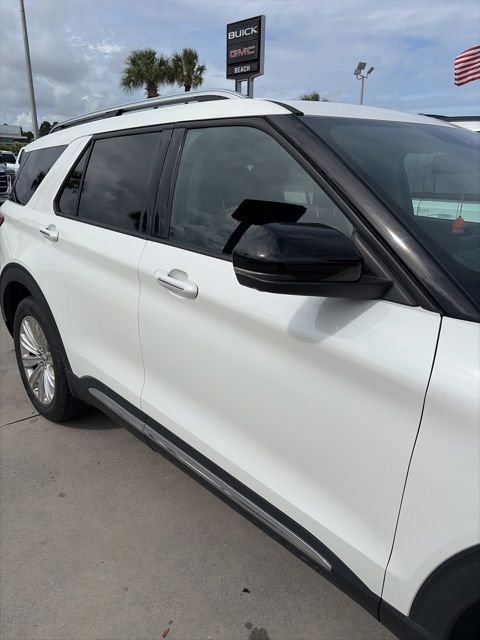 Used 2022 Ford Explorer Limited w/ Equipment Group 301A RWD image 3