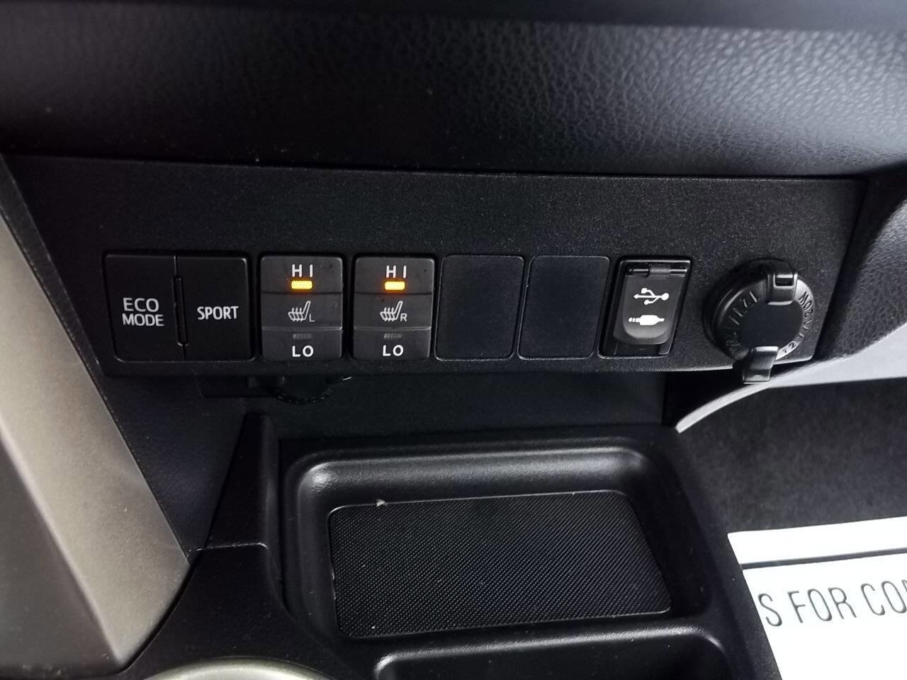 Used 2015 Toyota RAV4 Limited w/ Technology Package image 11