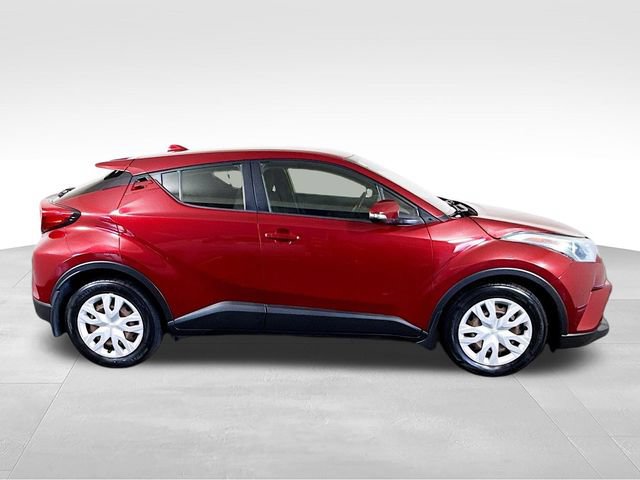 Used 2019 Toyota C-HR LE FWD image 6