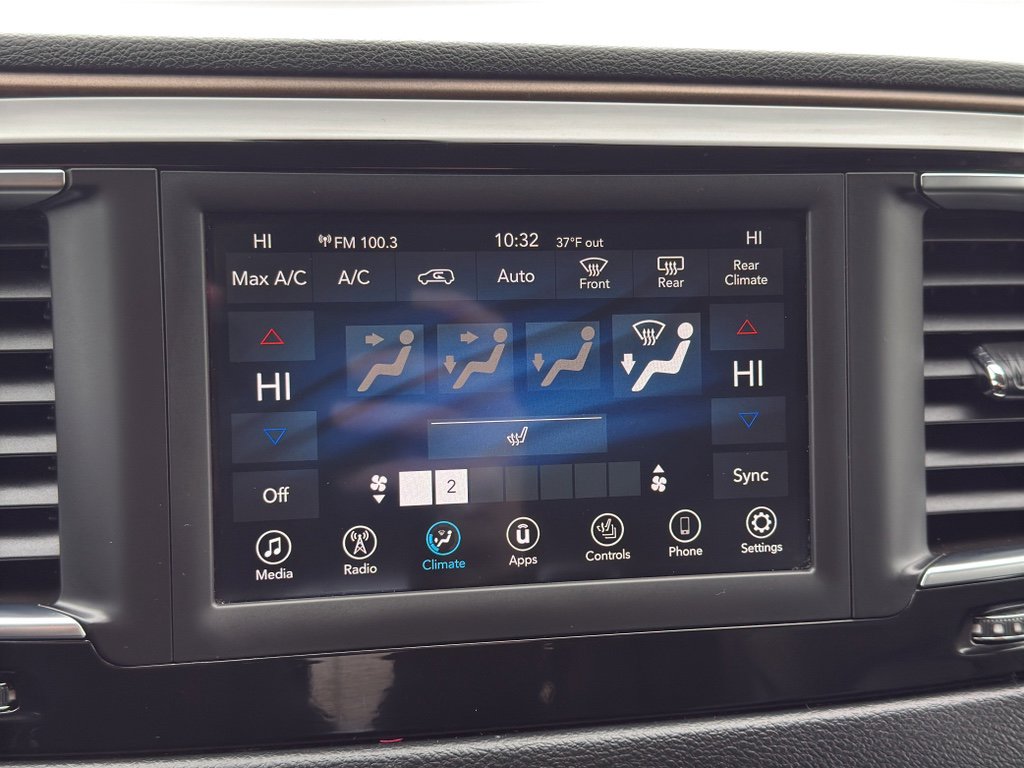 Used 2018 Chrysler Pacifica Touring-L image 17