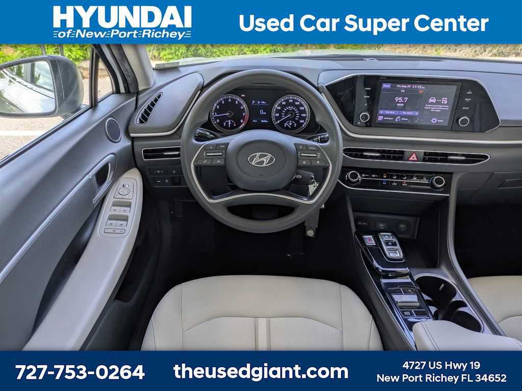 Certified 2022 Hyundai Sonata SE w/ Cargo Package FWD image 15