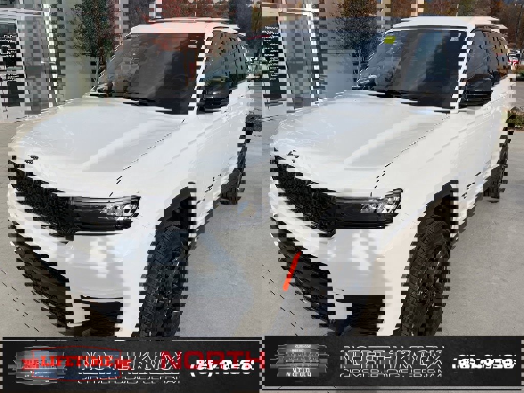New 2025 Jeep Grand Cherokee L Altitude image 1