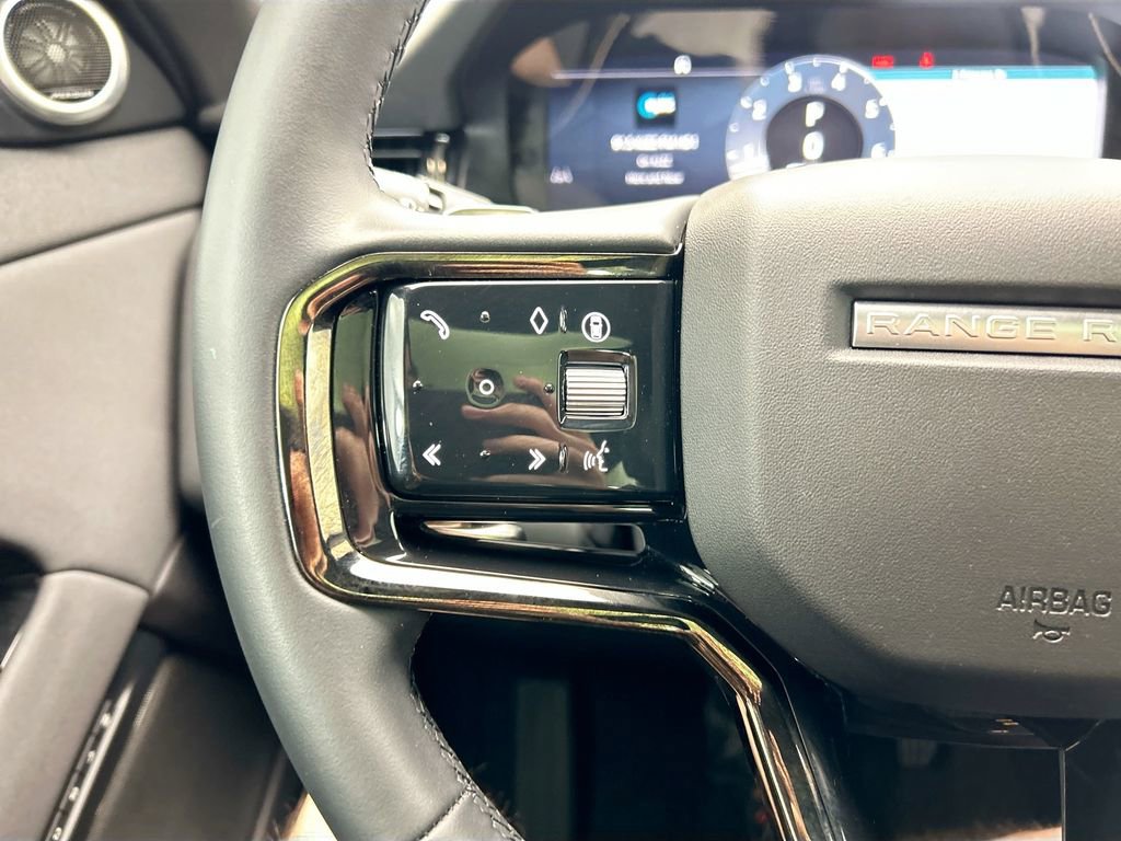 Used 2025 Land Rover Range Rover Evoque S image 11